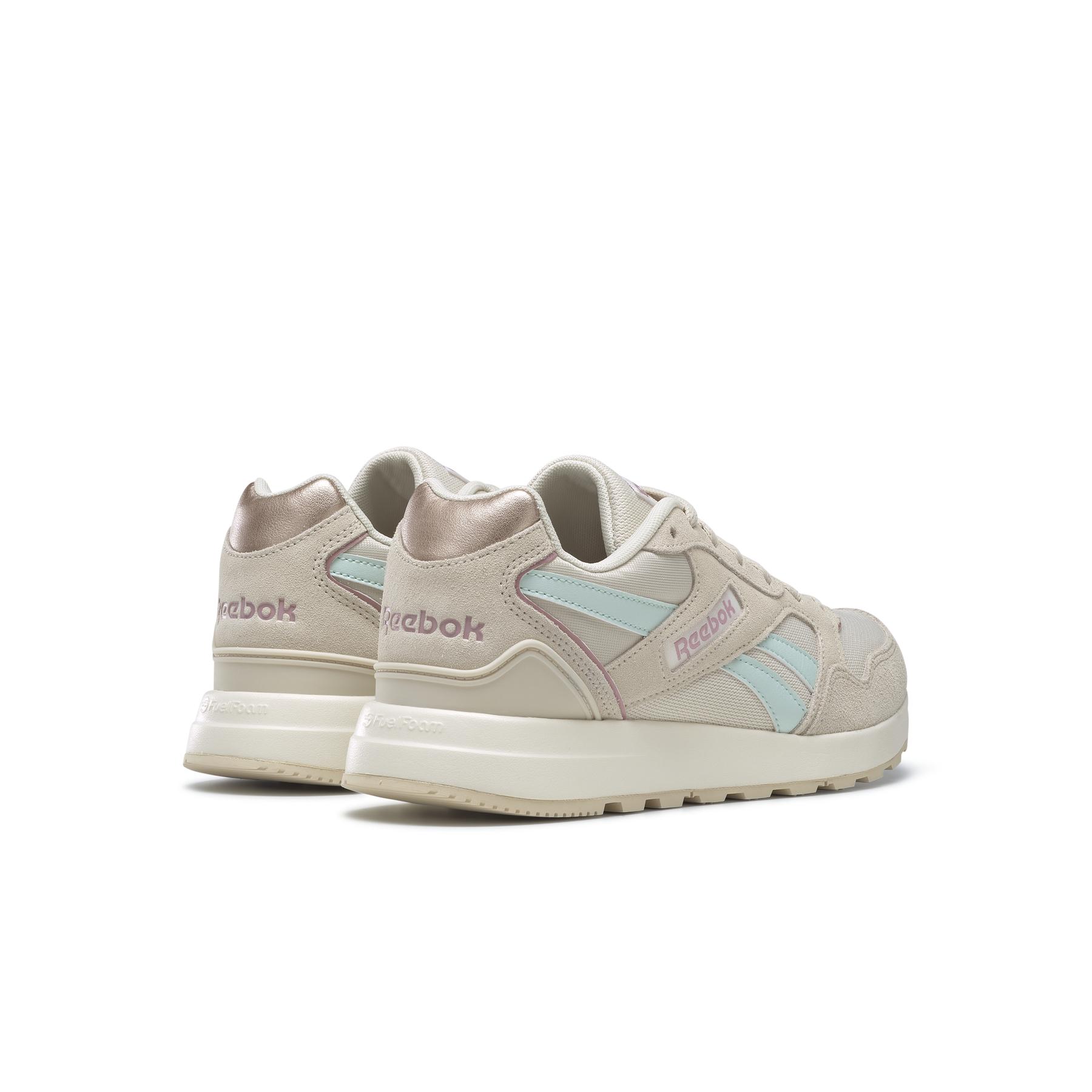 product/r/e/reebok_gz6059_6_footwear_photography_back_lateral_top_view_white_000.jpg