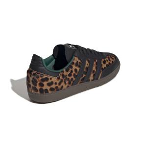 product/2/0/2025_09_adidas_ji2735_7_footwear_photography_back_lateral_top_view_white.jpg