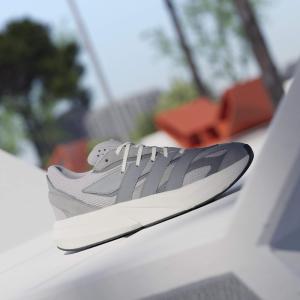 product/a/d/adidas_ih8607_18_footwear_photography_heromrktng_view_3-nw091625.jpg