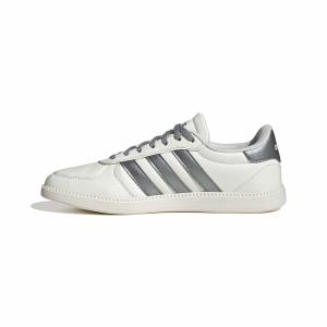 product/a/d/adidas_jh6880_5_footwear_photography_side_medial_center_view_white-nw091625.jpg