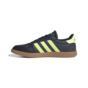 product/a/d/adidas_jq8265_5_footwear_photography_side_medial_center_view_white-nw091625.jpg