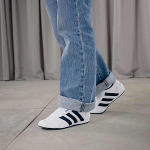 product/a/d/adidas_js3870_15_footwear_photography_heromrktng_view_4-nw091725.jpg