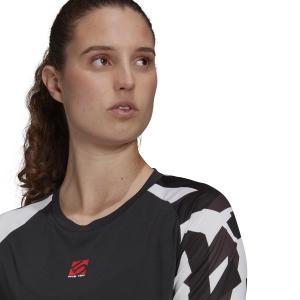product/g/m/gm4569_app_on-model_detail-2_white.jpg