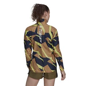 product/g/u/gu3869_app_on-model_back_white.jpg