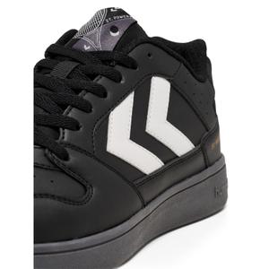 product/h/u/hummel_222815-2114_black-white_3.jpg