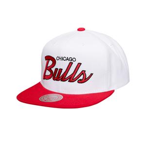 6hssjs19230-cbuwhrd-casquette-snapback-mitchell-ness-heritage-script-chicago-bulls-white-red-tu