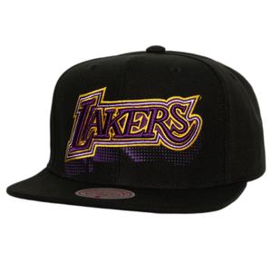 hhss5820-lalyypppblck-casquette-snapback-mitchell-ness-big-face-7-0-los-angeles-lakers-black-tu