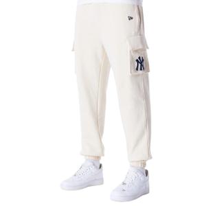 60564872-jogging-new-york-yankees-world-series-blanc