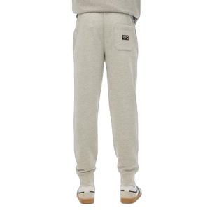 product/s/u/superdry_m7011323a-d6v_gris-varsity-grindle_2.jpg